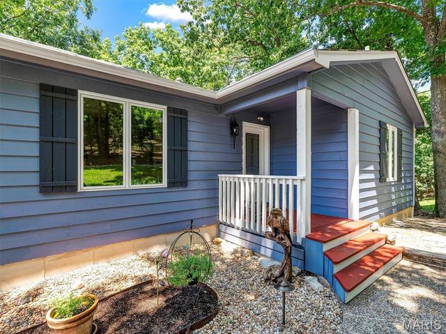19 Summit Lane, Pacific, MO 63069