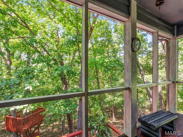 19 Summit Lane, Pacific, MO 63069