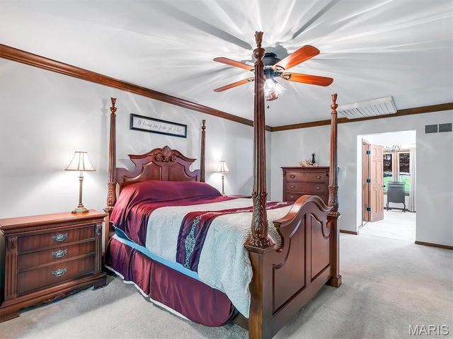 19 Summit Lane, Pacific, MO 63069