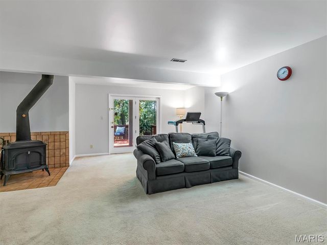 19 Summit Lane, Pacific, MO 63069