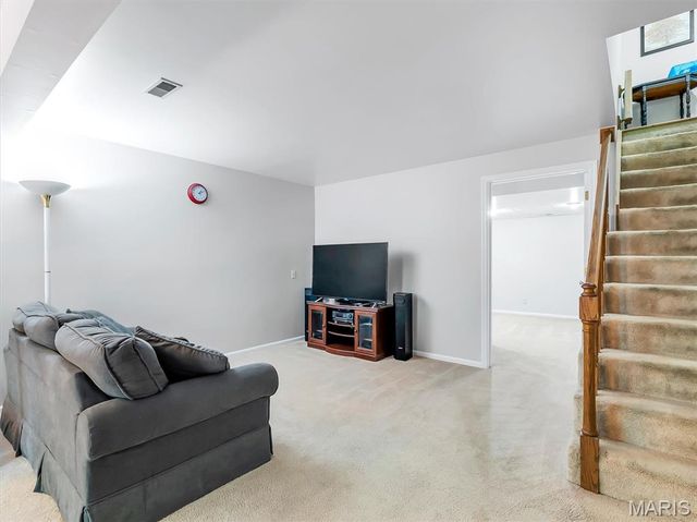 19 Summit Lane, Pacific, MO 63069