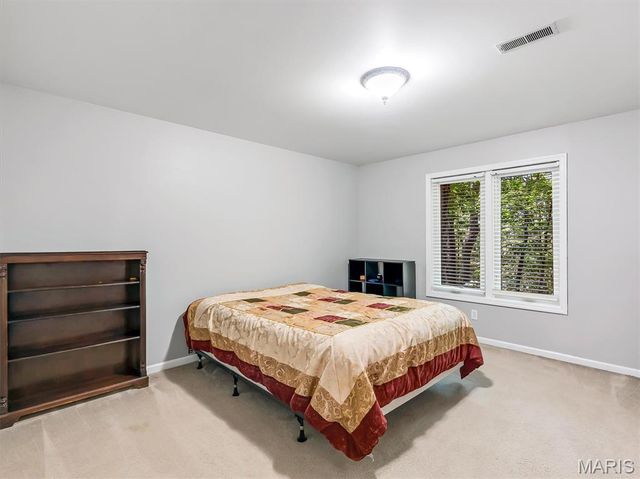 19 Summit Lane, Pacific, MO 63069