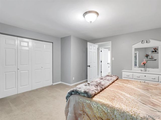 19 Summit Lane, Pacific, MO 63069