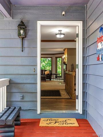 19 Summit Lane, Pacific, MO 63069