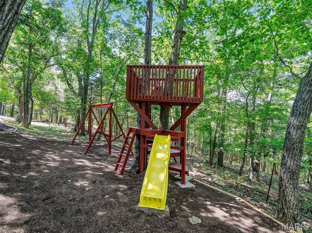 19 Summit Lane, Pacific, MO 63069