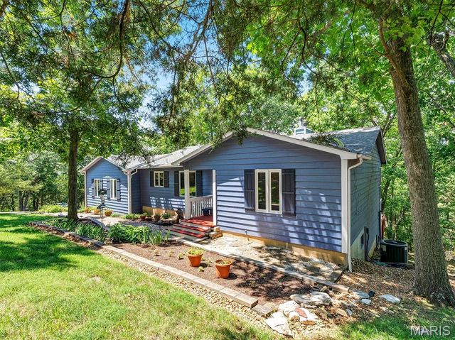 19 Summit Lane, Pacific, MO 63069
