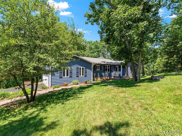 19 Summit Lane, Pacific, MO 63069