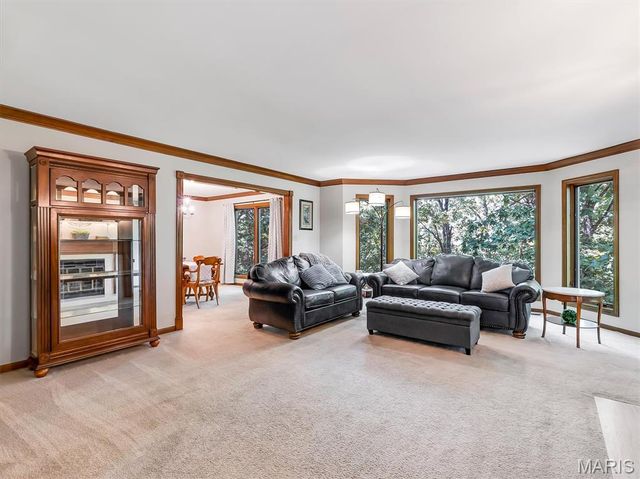 19 Summit Lane, Pacific, MO 63069