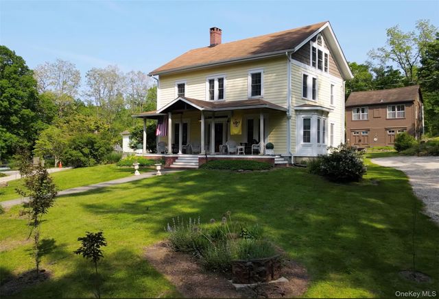 18 Stagecoach Lane, Amenia, NY 12501