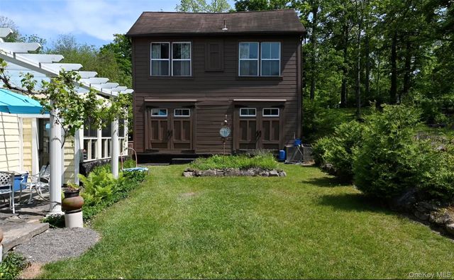 18 Stagecoach Lane, Amenia, NY 12501