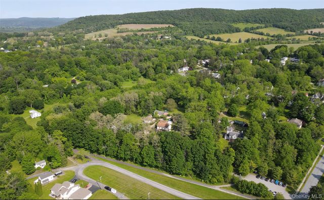 18 Stagecoach Lane, Amenia, NY 12501