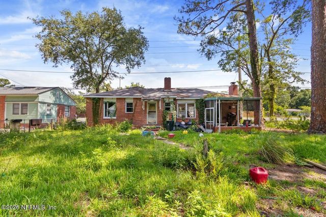 4604 TIMUQUANA Road, Jacksonville, FL 32210