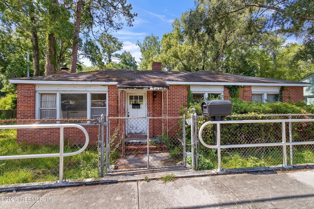 4604 TIMUQUANA Road, Jacksonville, FL 32210