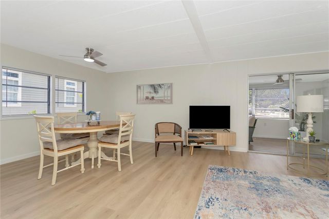 115 WHITE OAK WAY, Sarasota, FL 34237
