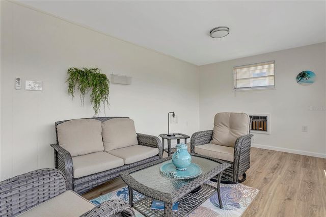 115 WHITE OAK WAY, Sarasota, FL 34237