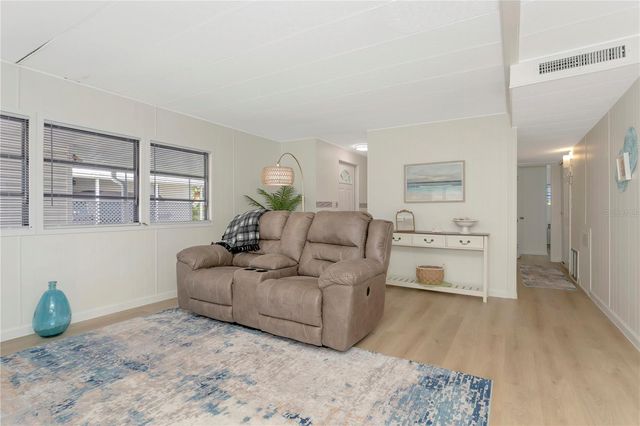 115 WHITE OAK WAY, Sarasota, FL 34237