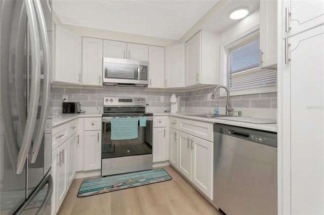 115 WHITE OAK WAY, Sarasota, FL 34237