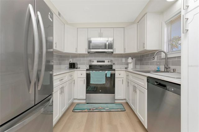115 WHITE OAK WAY, Sarasota, FL 34237