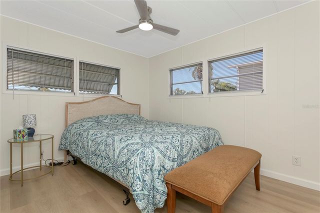115 WHITE OAK WAY, Sarasota, FL 34237