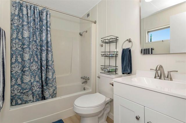 115 WHITE OAK WAY, Sarasota, FL 34237