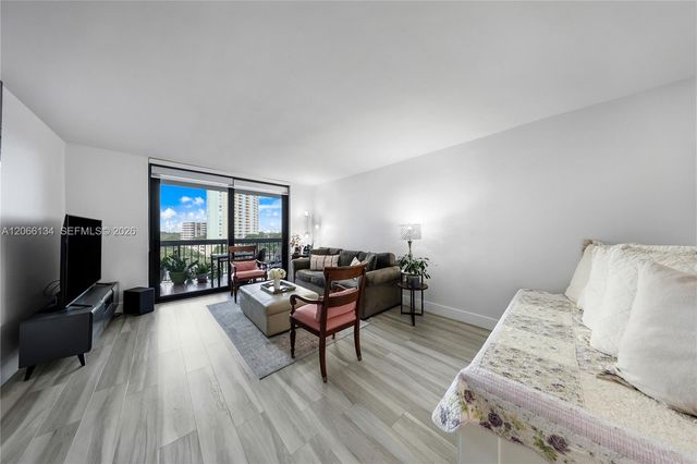 2333 Brickell Avenue 808, Miami, FL 33129