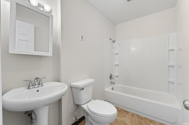 2304 Marcy Lane, Fort Wayne, IN 46806