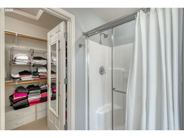 1087 Se TAMORA Ave, Hillsboro, OR 97123