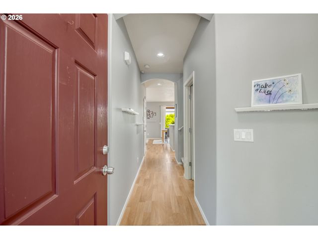 1087 Se TAMORA Ave, Hillsboro, OR 97123