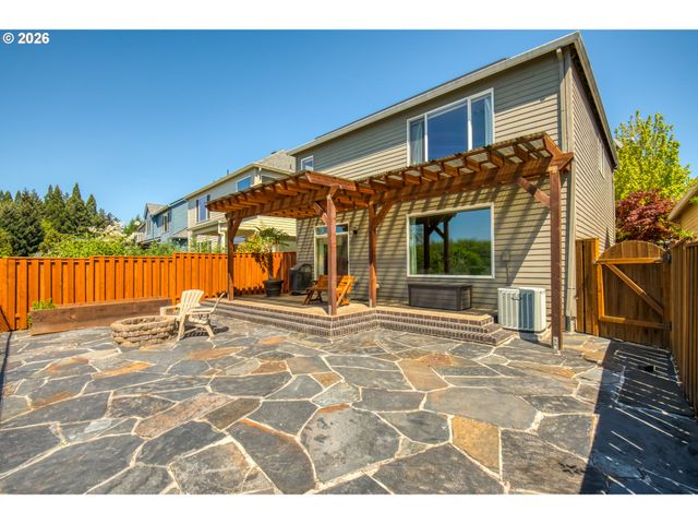 1087 Se TAMORA Ave, Hillsboro, OR 97123