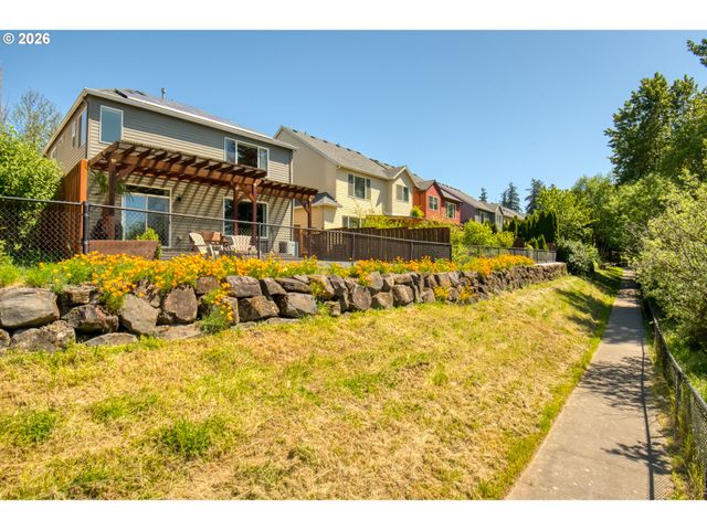 1087 Se TAMORA Ave, Hillsboro, OR 97123