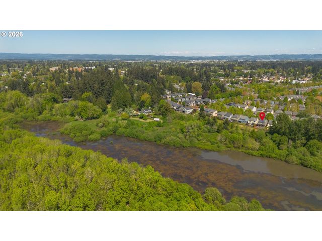1087 Se TAMORA Ave, Hillsboro, OR 97123