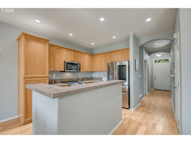 1087 Se TAMORA Ave, Hillsboro, OR 97123