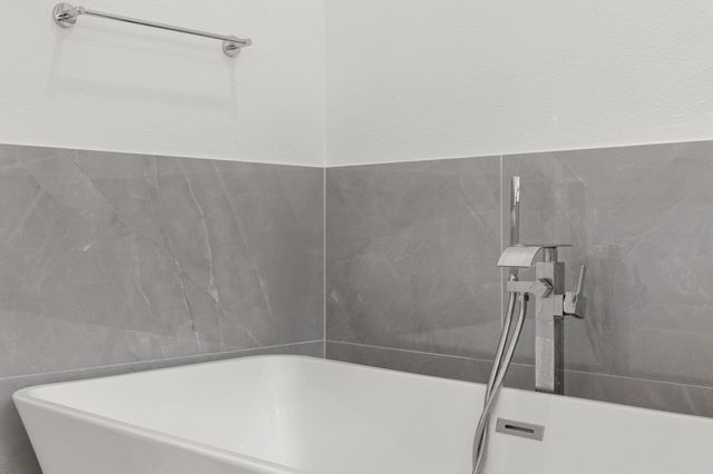 517 Schweikhardt Street, Houston, TX 77020