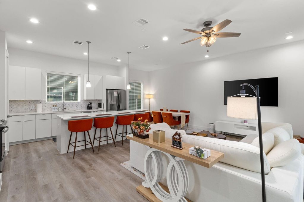 517 Schweikhardt Street, Houston, TX 77020