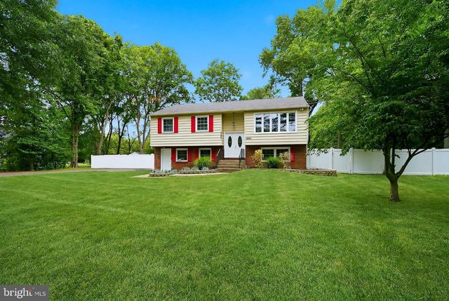 5017 CHURCH RD, Mt Laurel, NJ 08054