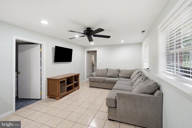 5017 CHURCH RD, Mt Laurel, NJ 08054