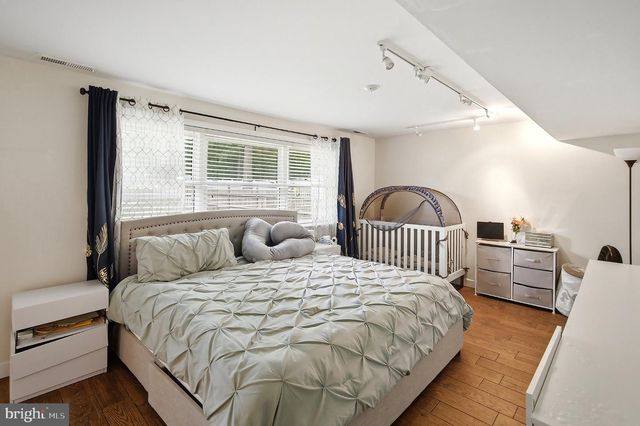 5017 CHURCH RD, Mt Laurel, NJ 08054