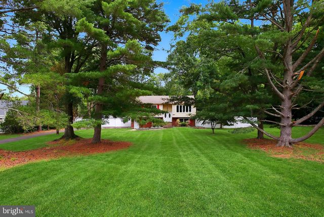 5017 CHURCH RD, Mt Laurel, NJ 08054