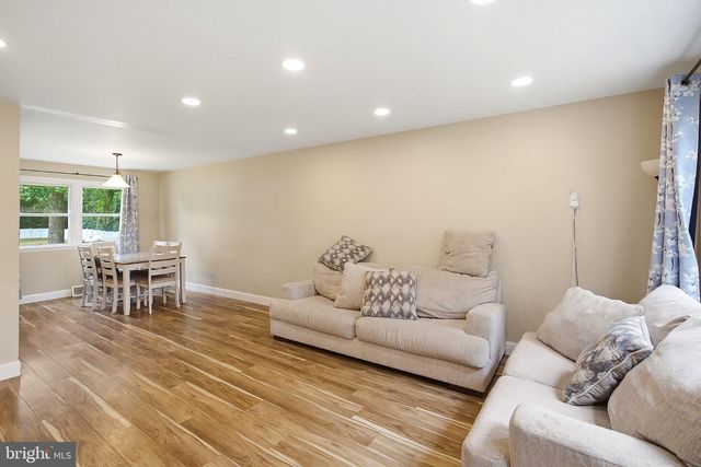 5017 CHURCH RD, Mt Laurel, NJ 08054