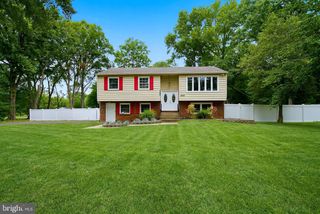 5017 CHURCH RD, Mt Laurel, NJ 08054