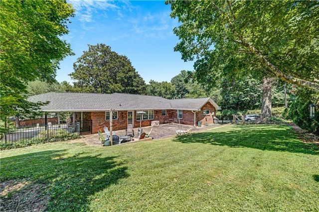 2127 Desmond Drive, Decatur, GA 30033
