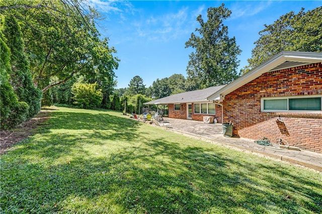 2127 Desmond Drive, Decatur, GA 30033