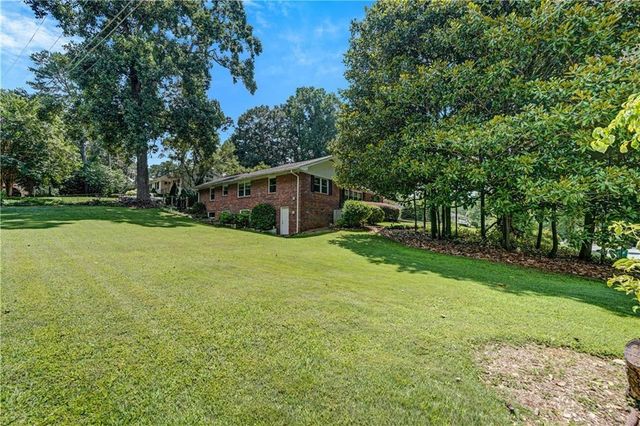 2127 Desmond Drive, Decatur, GA 30033