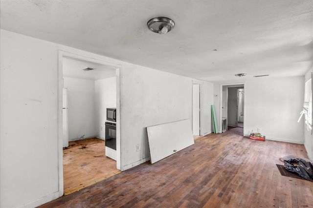 15517 Highway 6, Santa Fe, TX 77517