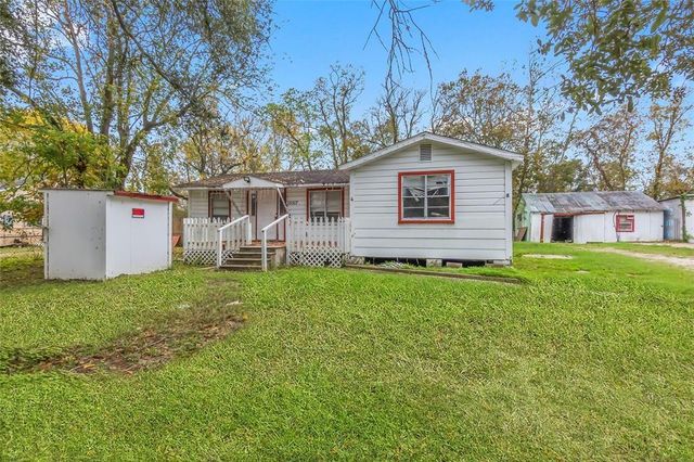 15517 Highway 6, Santa Fe, TX 77517