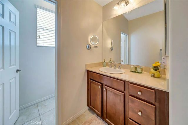 28606 Pietro, Valencia, CA 91354