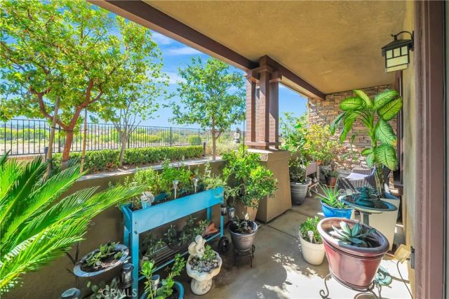 28606 Pietro, Valencia, CA 91354