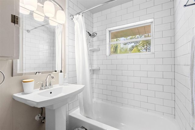 819 W WISCONSIN AVENUE, Deland, FL 32720