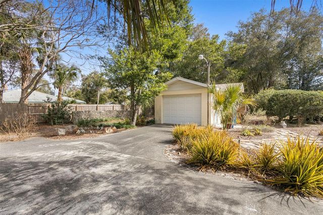 819 W WISCONSIN AVENUE, Deland, FL 32720