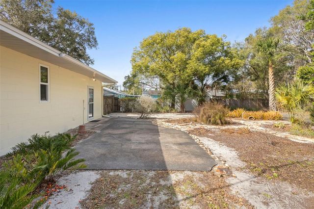 819 W WISCONSIN AVENUE, Deland, FL 32720